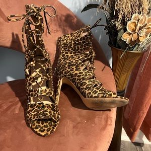 Liliana leopard heels, size 11